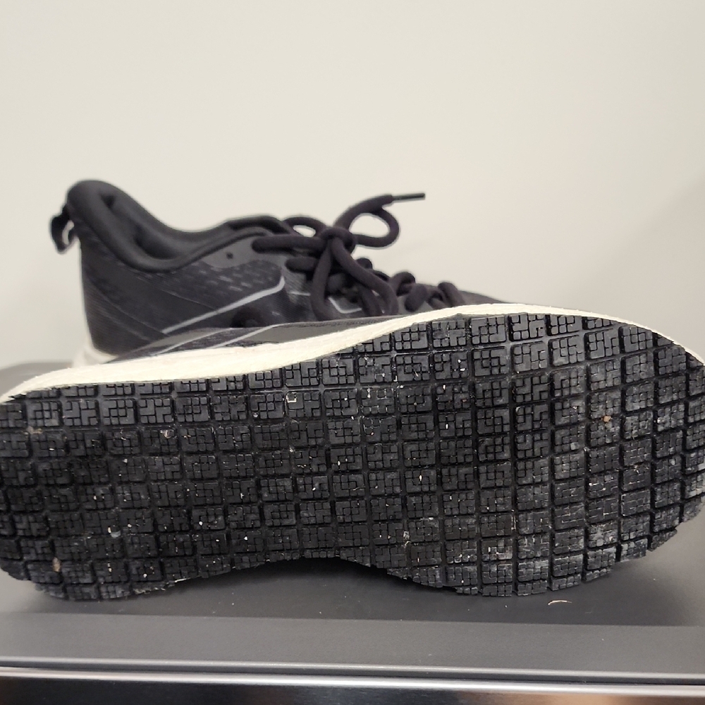 Reebok Men's Black and White Athletic Shoes - Picture 7 of 7